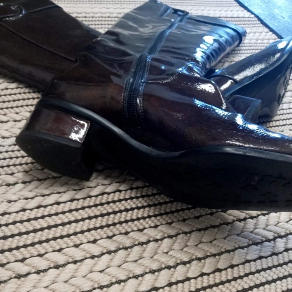 Boots - Picture 3 of 3